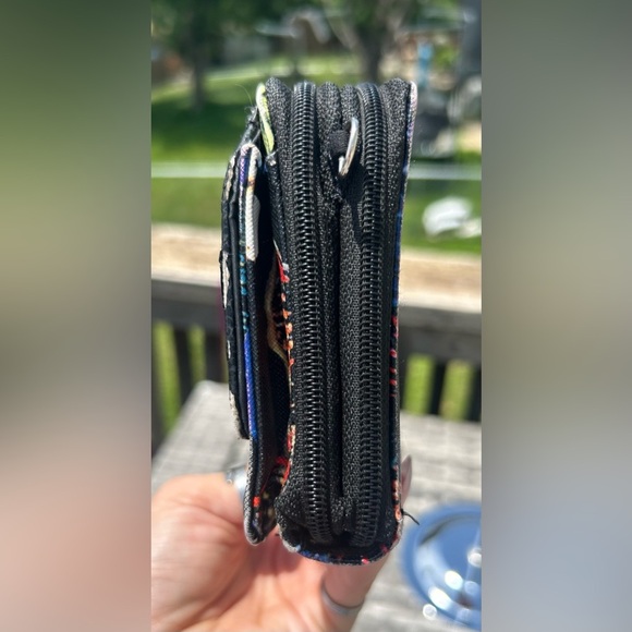 Bueno Butterfly Zip Around Crossbody Wallet Bag w/ Detachable Adjustable Strap - Picture 5 of 12